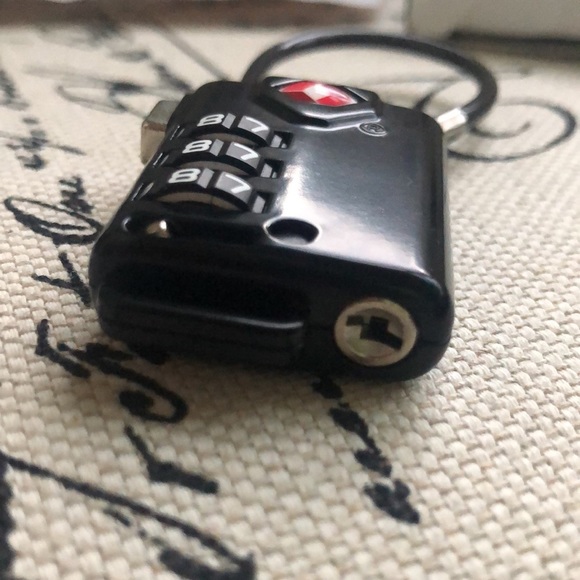 Bundle of 2 super quality no key Sentry Travel Locks - new, ready to use. - Picture 7 of 7